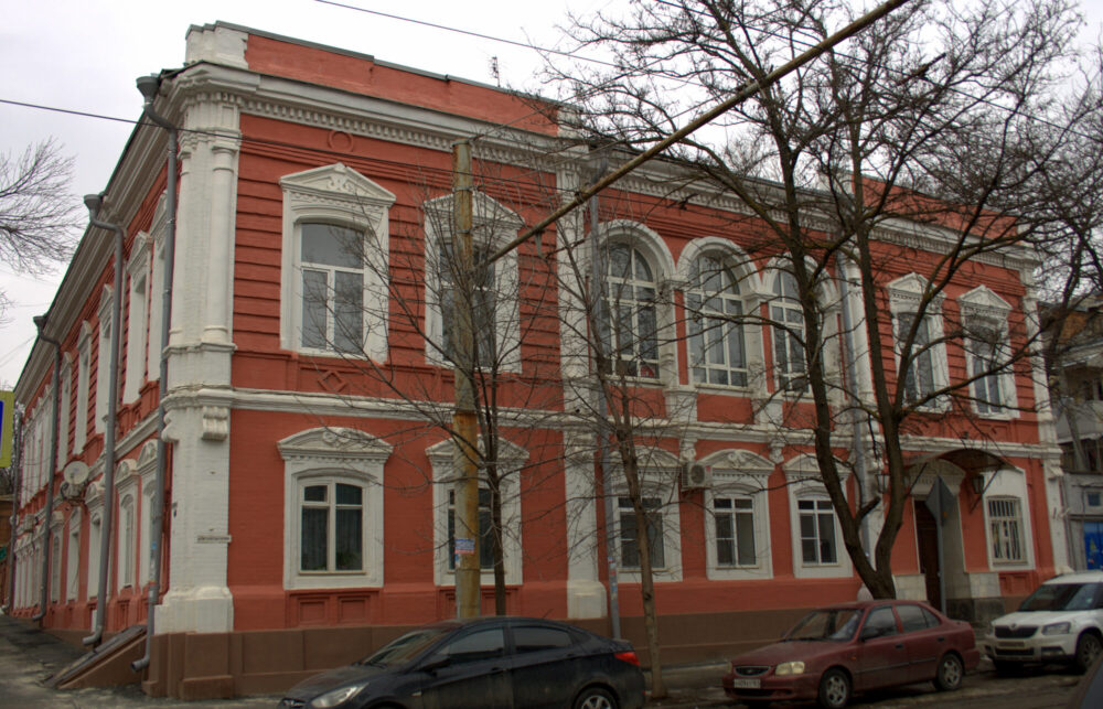 Дом № 11/11 по улице Закруткина