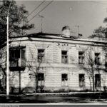 Дом № 43/11 по улице 1-й Майской, 8-й Линии